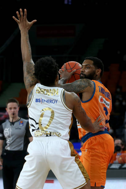 也让队友承 也让队友承